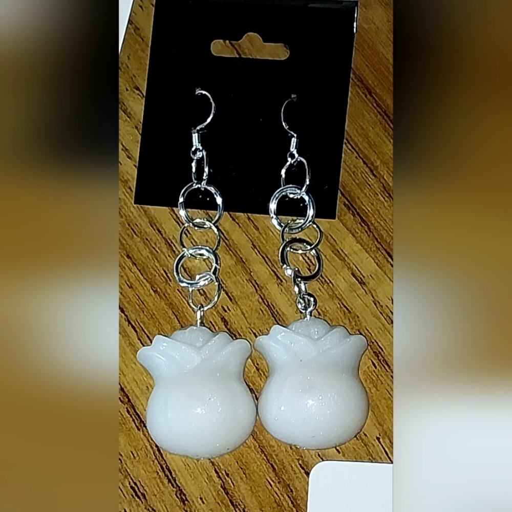 Dangling resin rose earrings